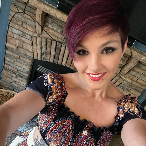 Meet your Posher, Brianna - Picture 1 of 1